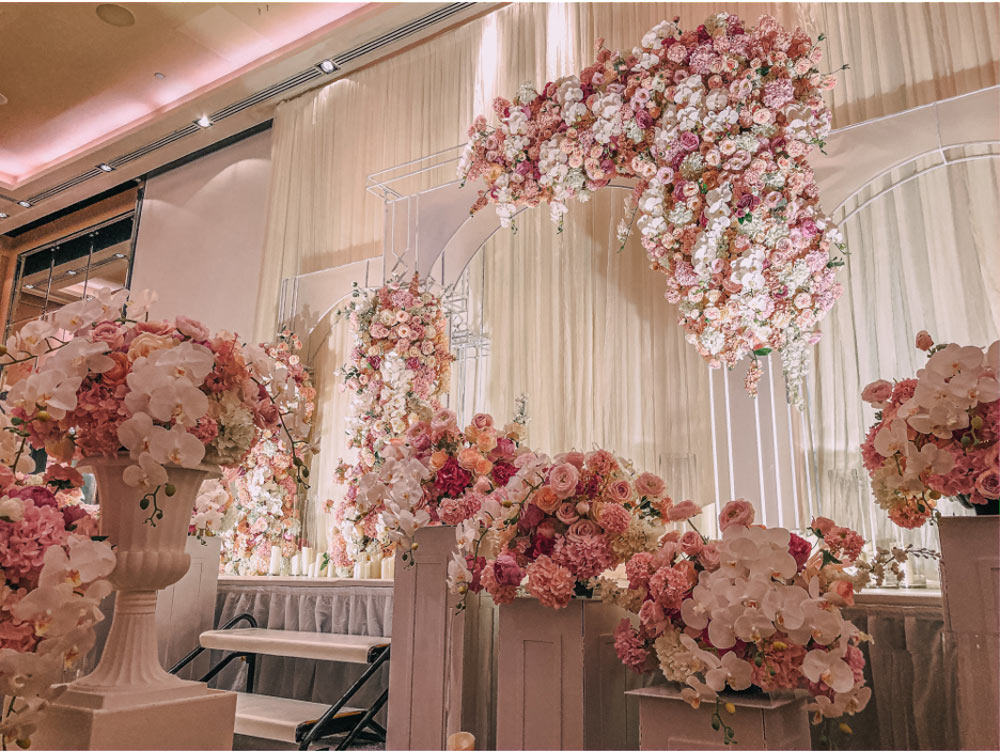 the-one-hue-wonder-floral-arch-1000